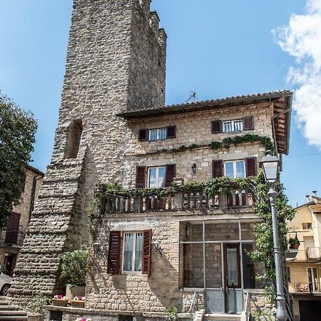 La Rosa Di Francesco Inn Valfabbrica Kültér fotó