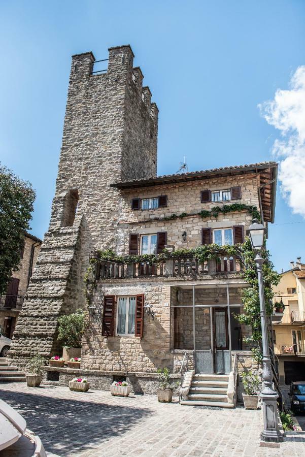 La Rosa Di Francesco Inn Valfabbrica Kültér fotó